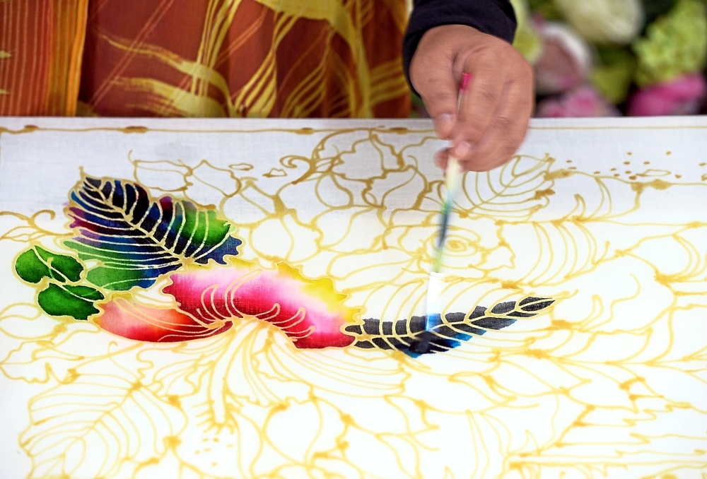 Making batik  her life s purpose The Star