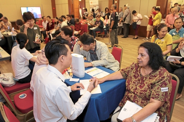 Aside from the talk, attendees also had the opportunity to take the blood oxygen saturation and lung function tests.