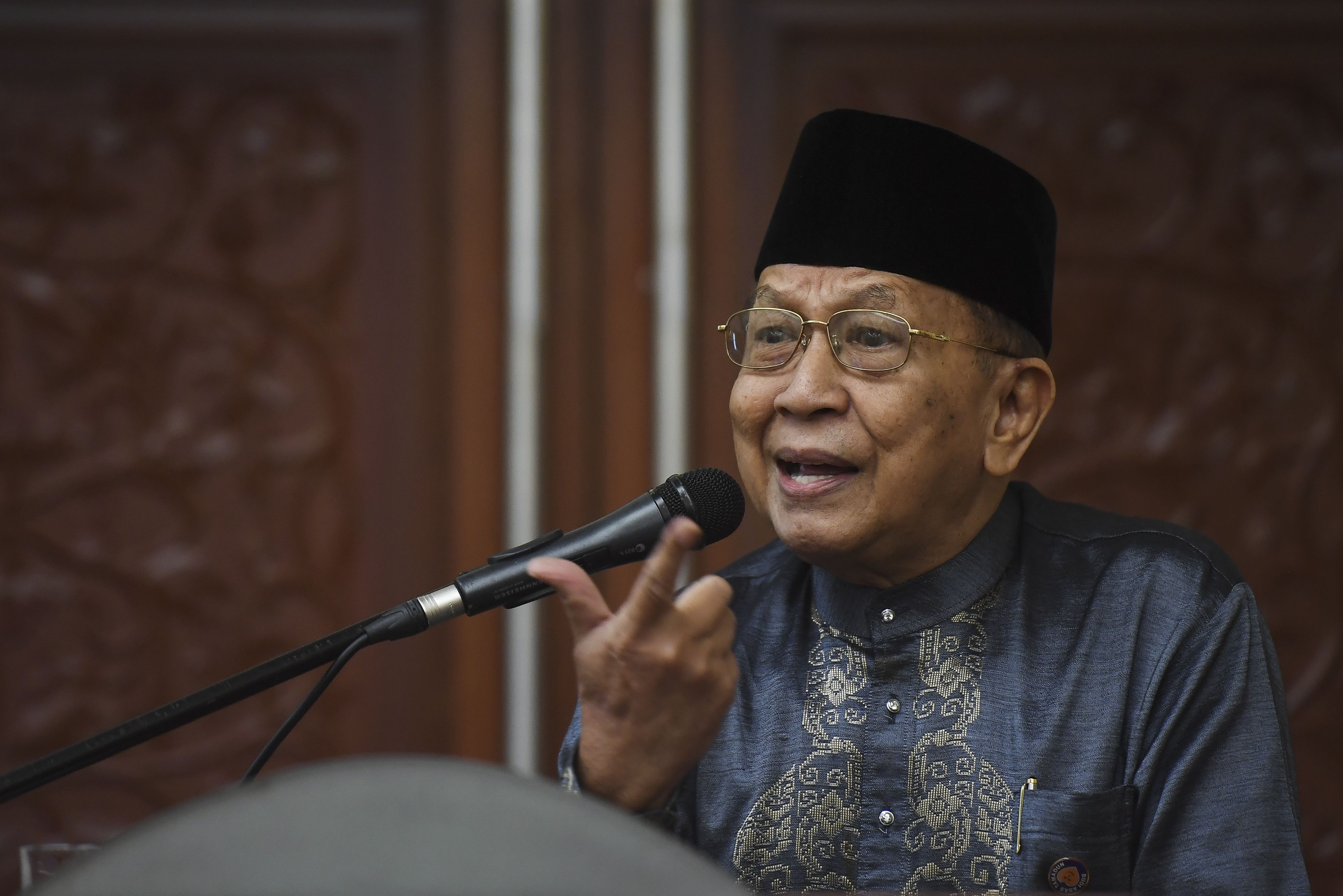 Rais Yatim Cut Allowances Of Mps Who Miss Dewan Rakyat Sittings The Star