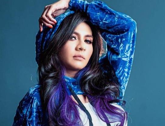 Female Porn Stars With Blue Hair - Zizi unfazed by 'porn star' remarks from netizens | The Star ...