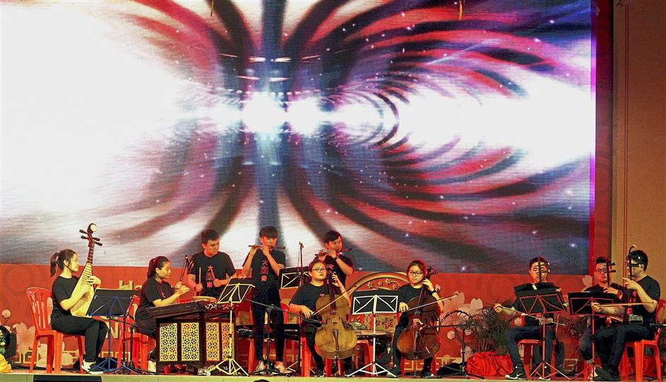 The Vivo Experimental Chinese Orchestra rendered traditional and fusion Chinese melodies.