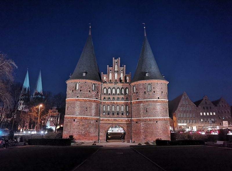 It's pretty clear that the P30 Pro is able to take high-quality pictures in low light situations. Even in almost complete darkness, the P30 can find colours and details, where other smartphone cameras might only show black, grey or noise. Photo: Till Simon Nagel/dpa