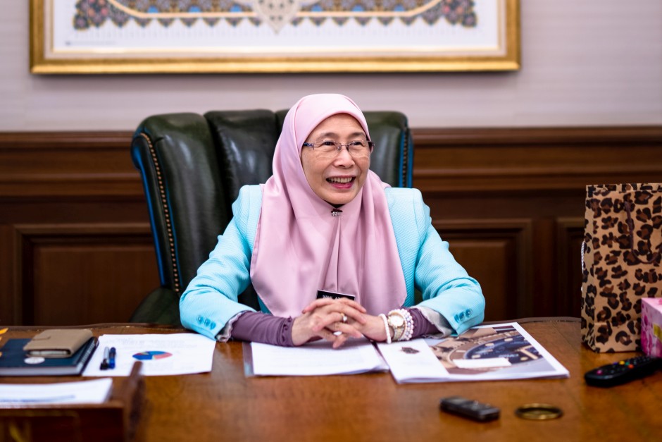 Wan Azizah From Homemaker To Dpm The Star