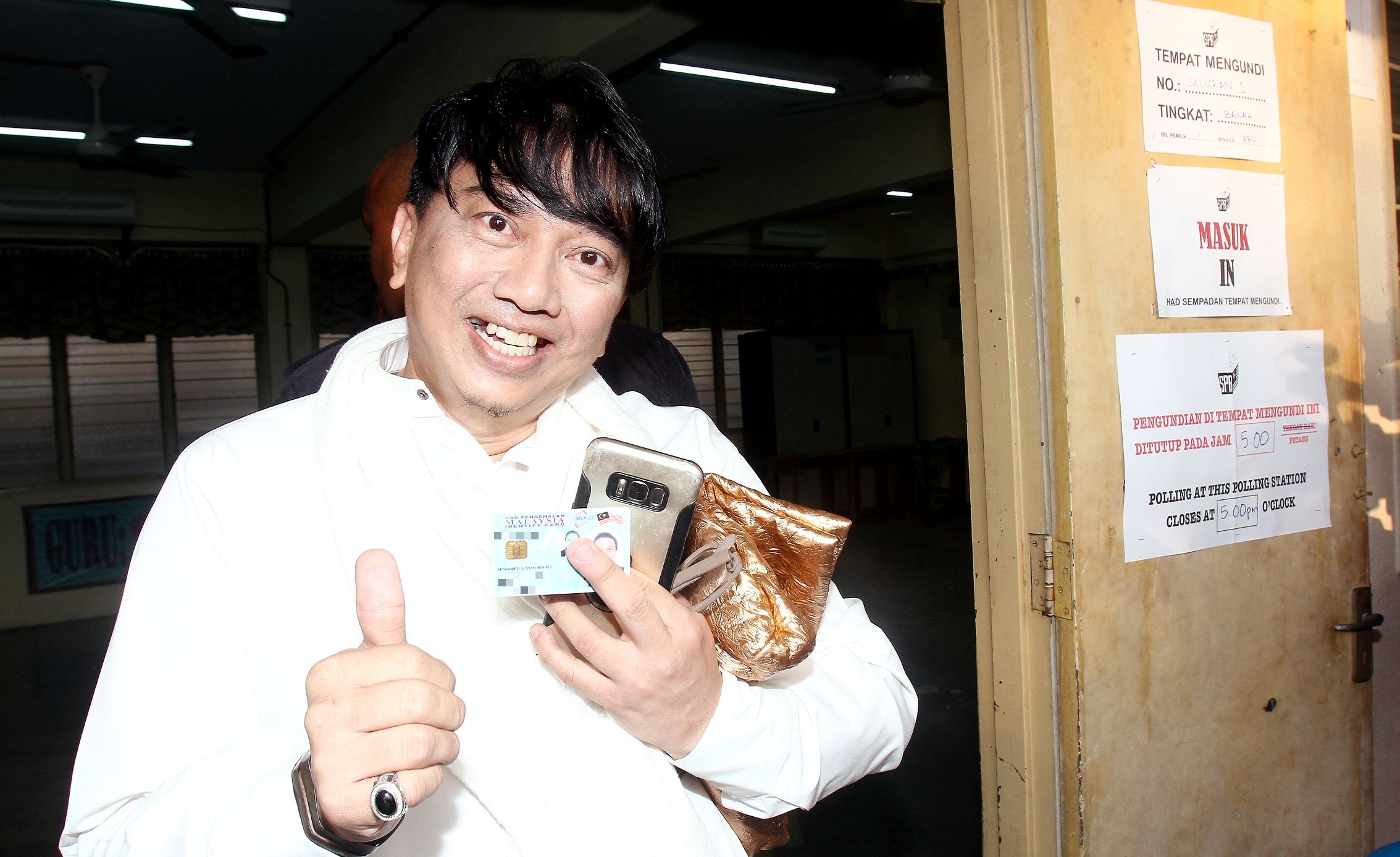 Azwan Ali Aka Diva Aa Promises To Distribute Free Rendang Despite Ge14 Defeat The Star