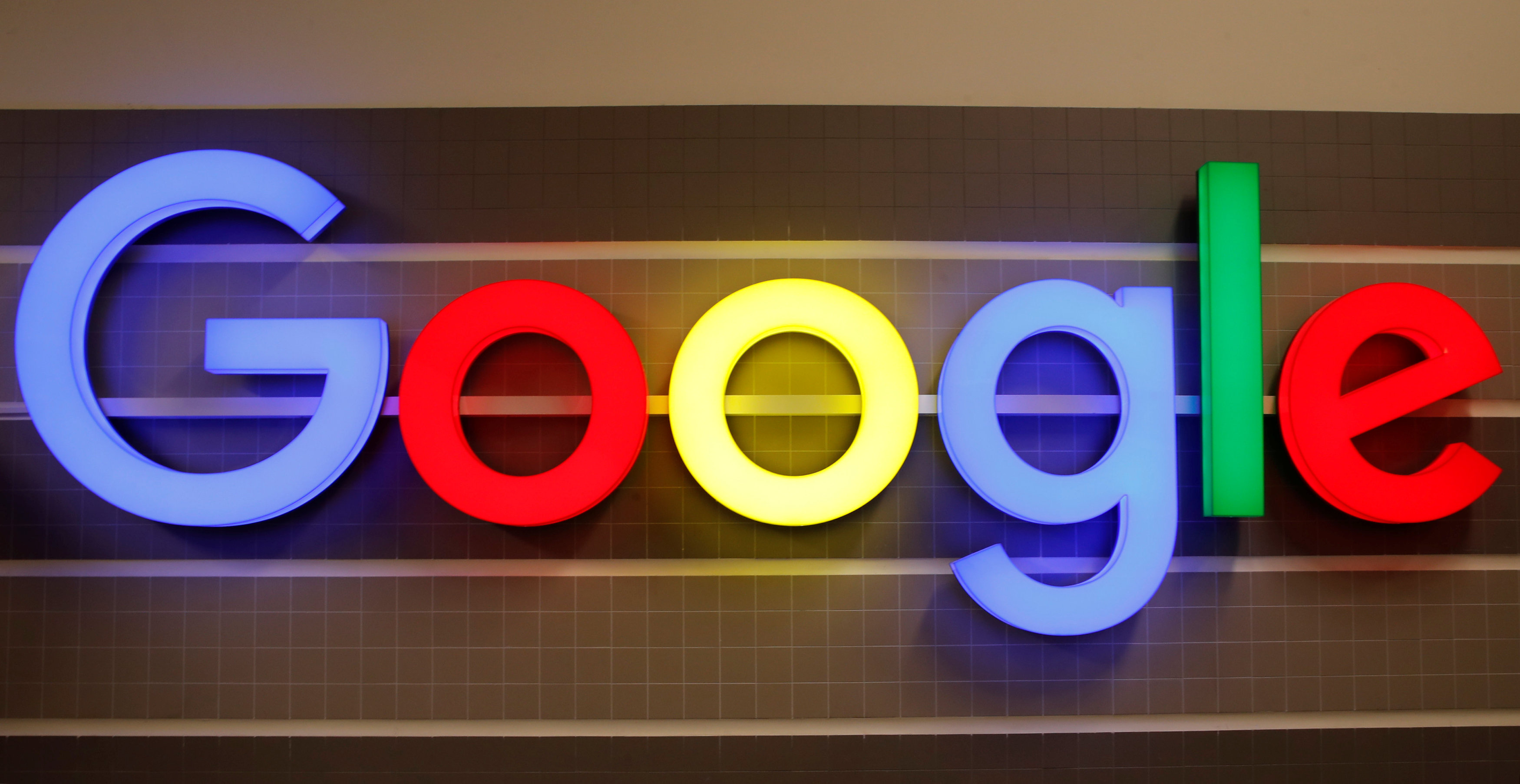 As Huawei Loses Google Us China Tech Cold War Gets Its Iron