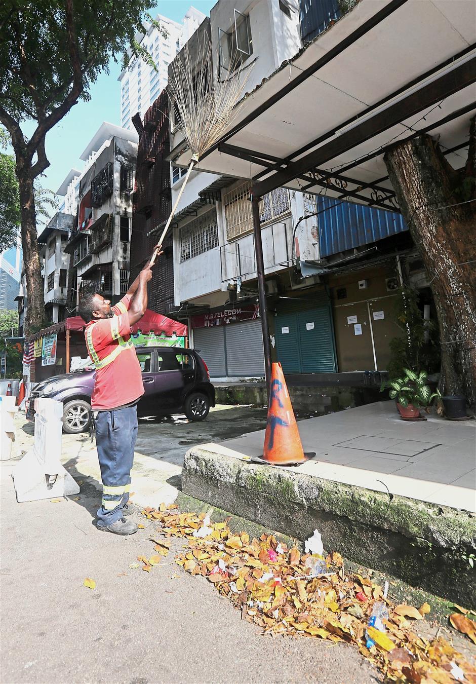 Raining trash in the capital | The Star