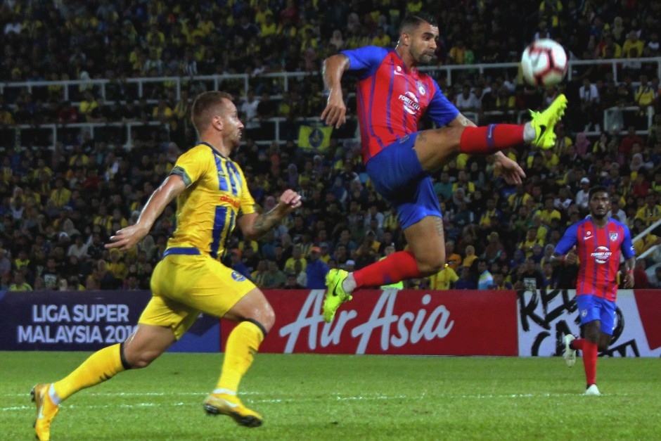 Football Top Of The Table Super League Clash Ends In Drab 1 1