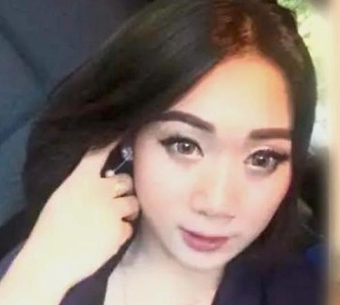 Hot news: The Net has been abuzz with rumours of a pending wedding between Puput and Ahok (right).